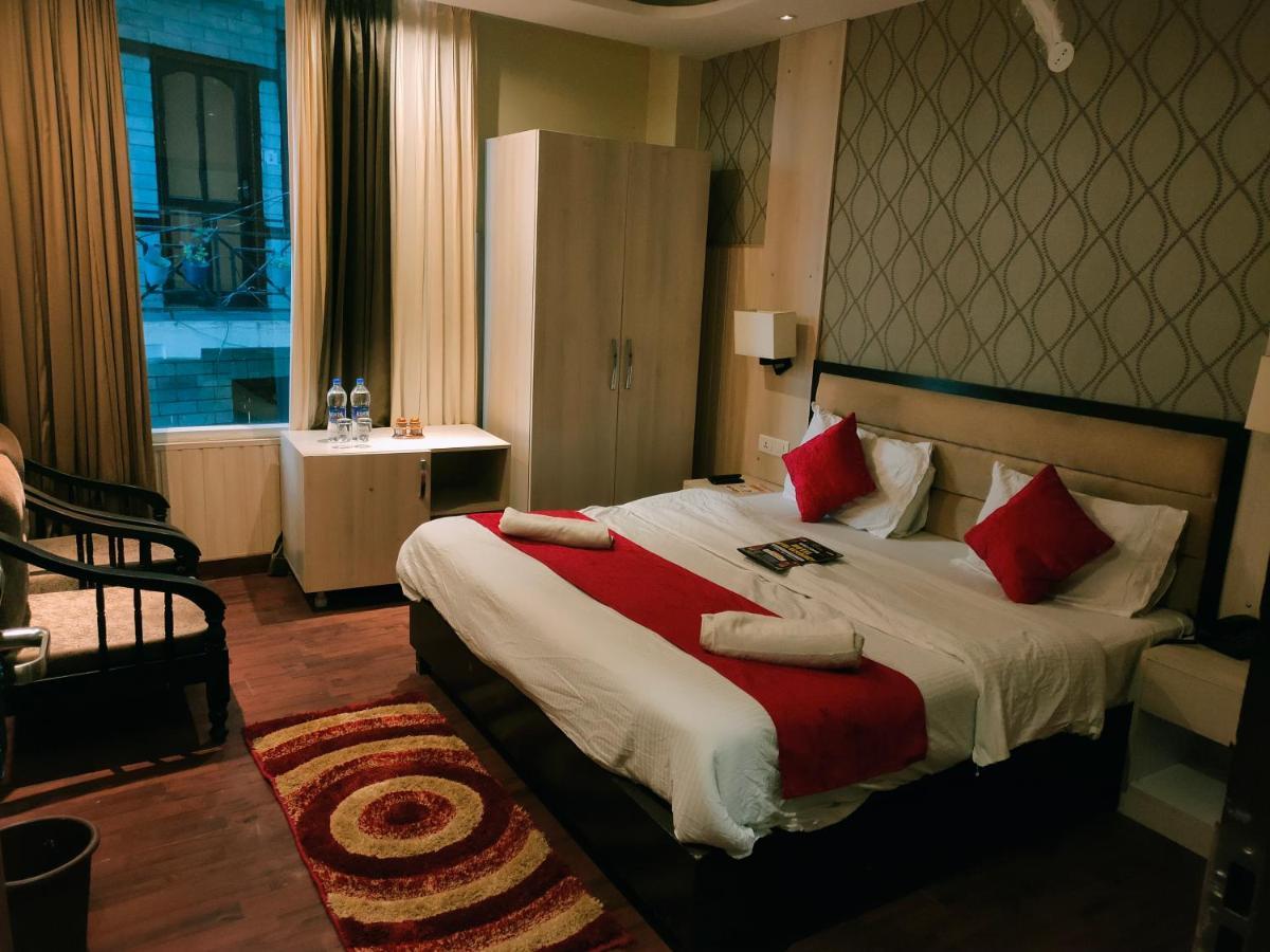 Hotel Royal Residency Manāli Exteriör bild
