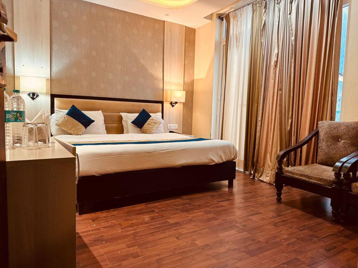 Hotel Royal Residency Manāli Exteriör bild