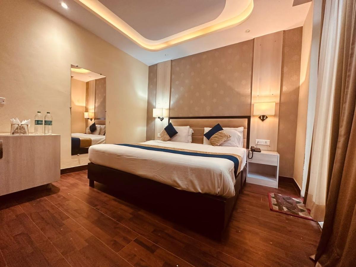 Hotel Royal Residency Manāli Exteriör bild