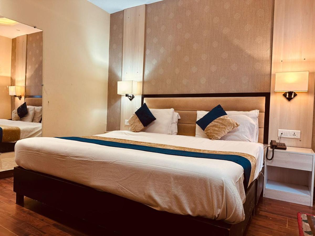 Hotel Royal Residency Manāli Exteriör bild